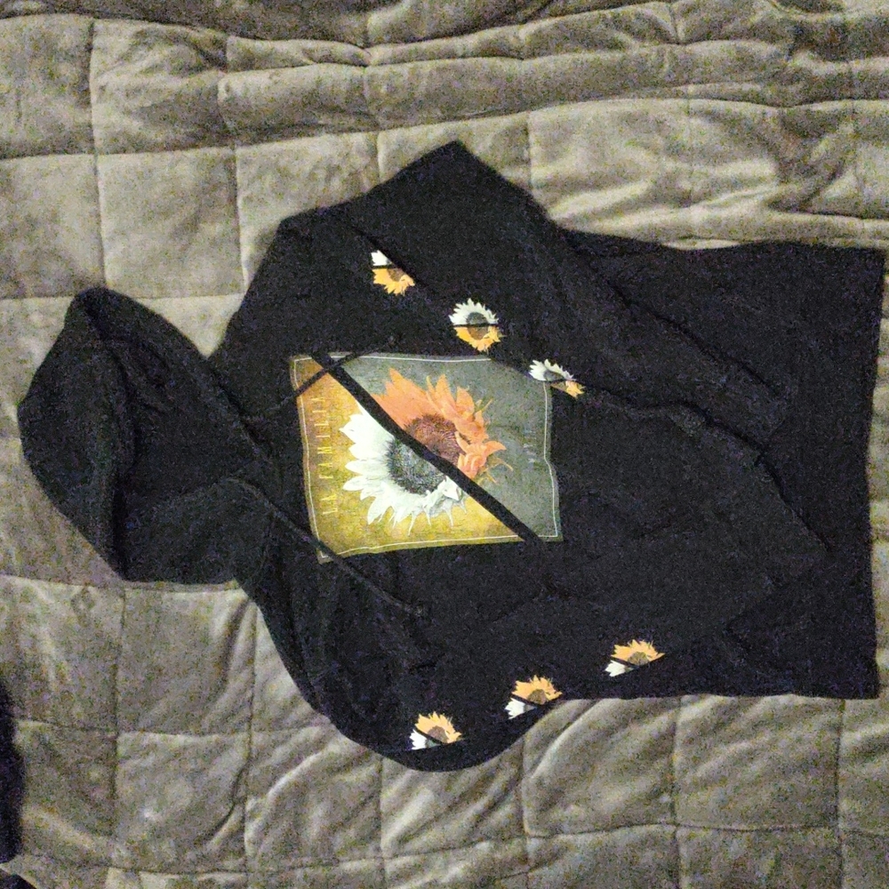 La familia sunflower hoodie